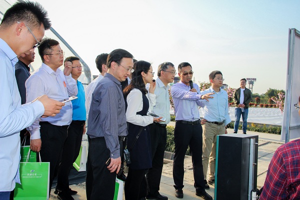 王主任一行關(guān)注托普云農(nóng)智能標準化產(chǎn)品:棚聯(lián)網(wǎng)2 王主任一行關(guān)注托普云農(nóng)智能標準化產(chǎn)品:棚聯(lián)網(wǎng)2