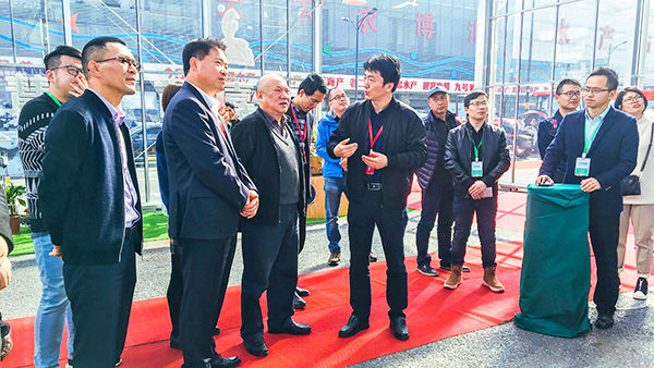 原浙江人大常委會副主任、黨組副書記程渭山極其關注浙江省畜牧云平臺數(shù)據(jù)動態(tài)